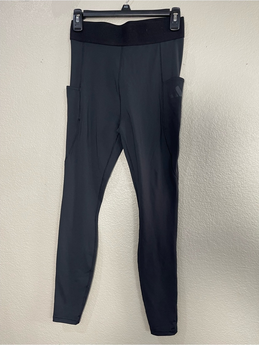 Adidas techfit stash pocket training tights women’s medium black TF cold ready